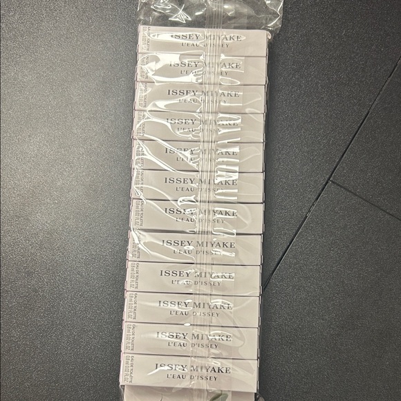 Issey Miyake L'Eau d'Issey Perfume Samples set of 12 - Picture 3 of 3